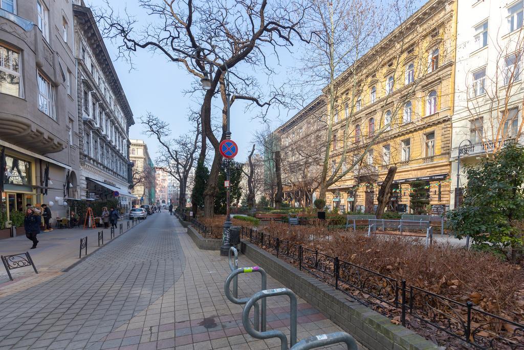 Real Apartments Hegedu Budapest Exterior photo