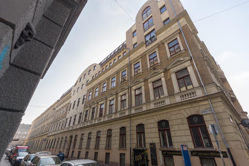 Real Apartments Hegedu Budapest Exterior photo